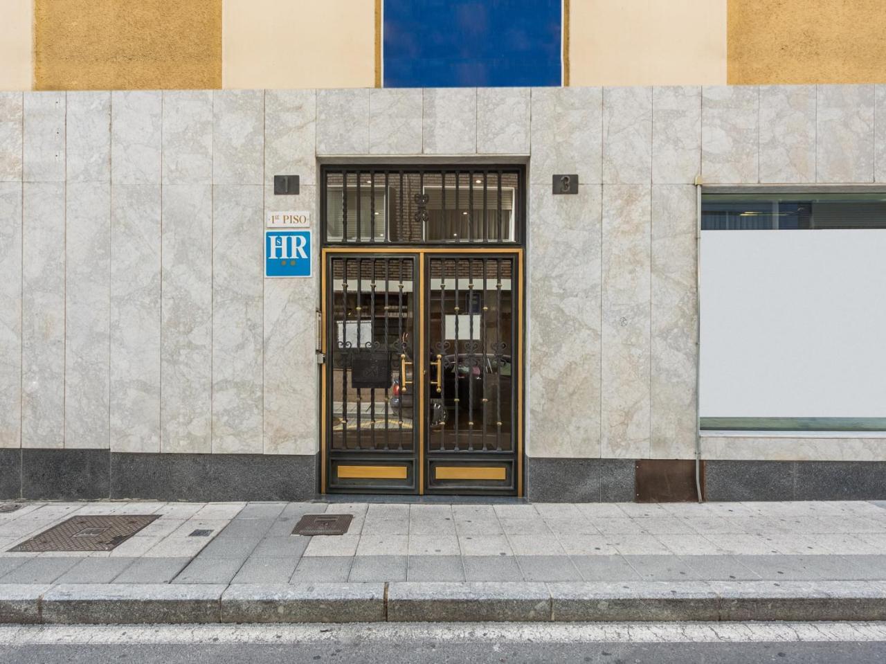 Hostal Uria Salamanca Exterior photo